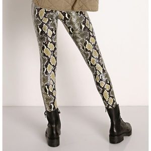 COMMANDO Faux Animal Legging with Control Olive Snake Size Small New